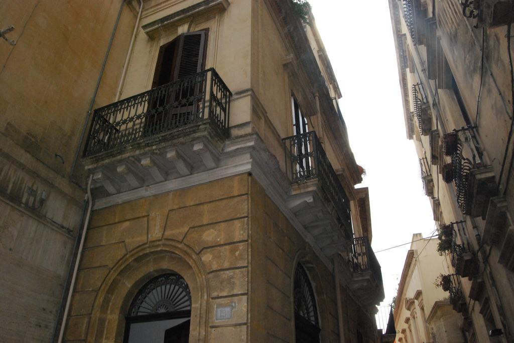 Bed and Breakfast Palazzo Del Centro Lecce Exterior foto